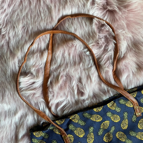 Pineapple Patterned Tote Bag - Picture 3 of 4